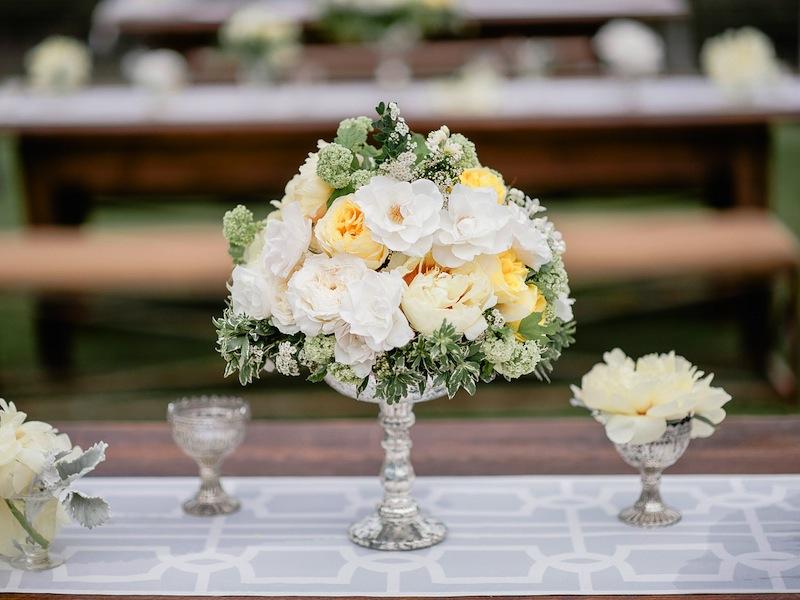 Flowers by Out of the Garden. Wedding Design by Jerri Heather &amp; Lisa Thomas of Ooh! Events. Image by Brandon Lata Photography.