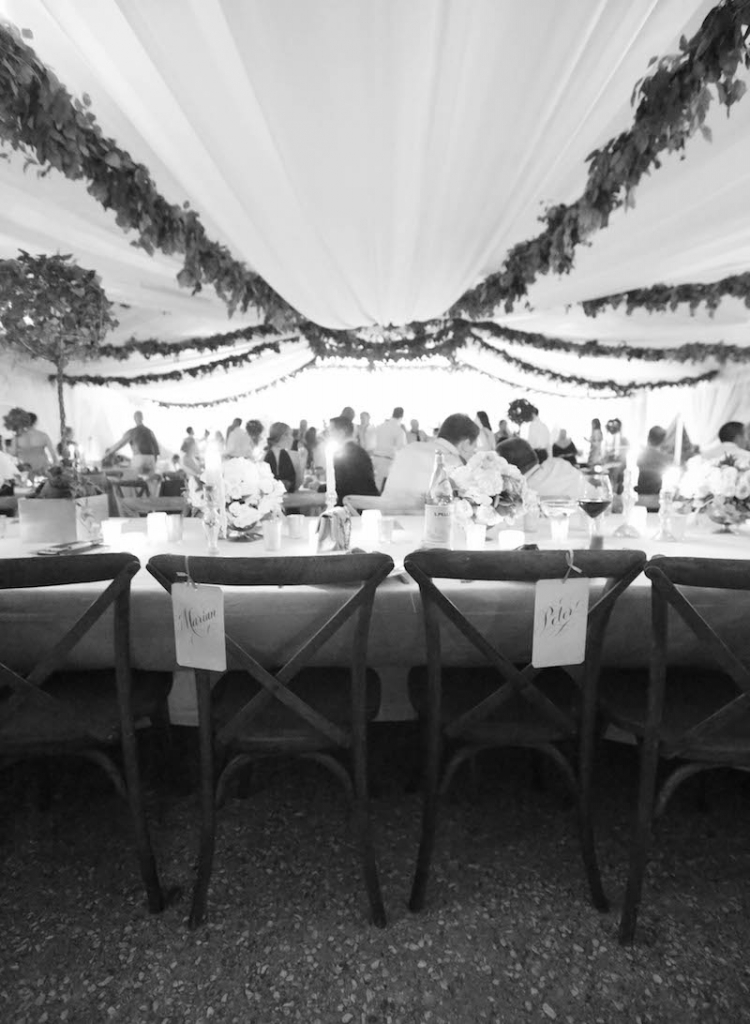 Wedding and floral design by Tara Guérard Soirée. Rentals by Snyder Event Rentals. Photograph by Elizabeth Messina at Lowndes Grove Plantation.