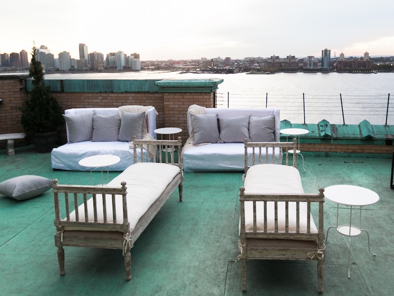 The Ramscale Studio terrace also received the Tara Guérard Soirée touch with lounge pieces that invited kicking back.