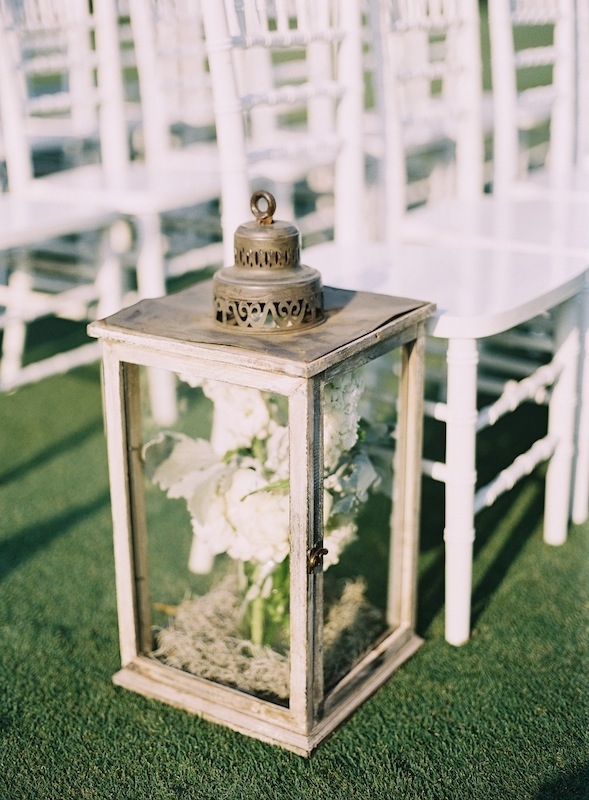 Wedding design and coordination by Ashley Rhodes Event Design. Rentals by Amazing Event Rentals. Specialty rentals by Ooh! Events. Image by Ashley Seawell Photography at Dataw Island Club.
