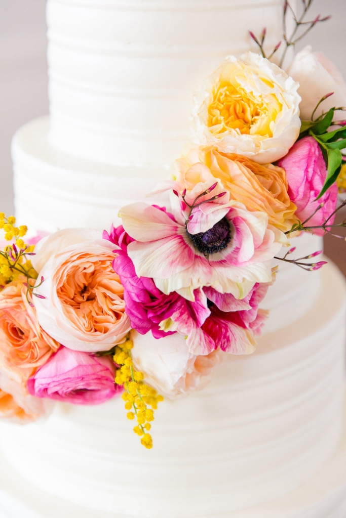 Cake by Ashley Bakery. Florals by Branch Design Studio. Photograph by Dana Cubbage Weddings.
