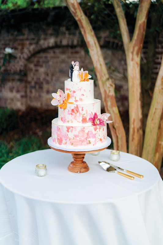 Lauren Robertson of The Cake Stand uses a palette knife to layer pops of color.