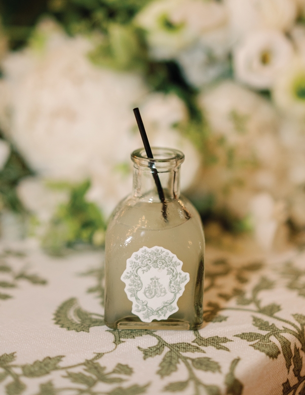 Mini margaritas sported the couple’s custom wedding crest, which also made an appearance on their paper suite.