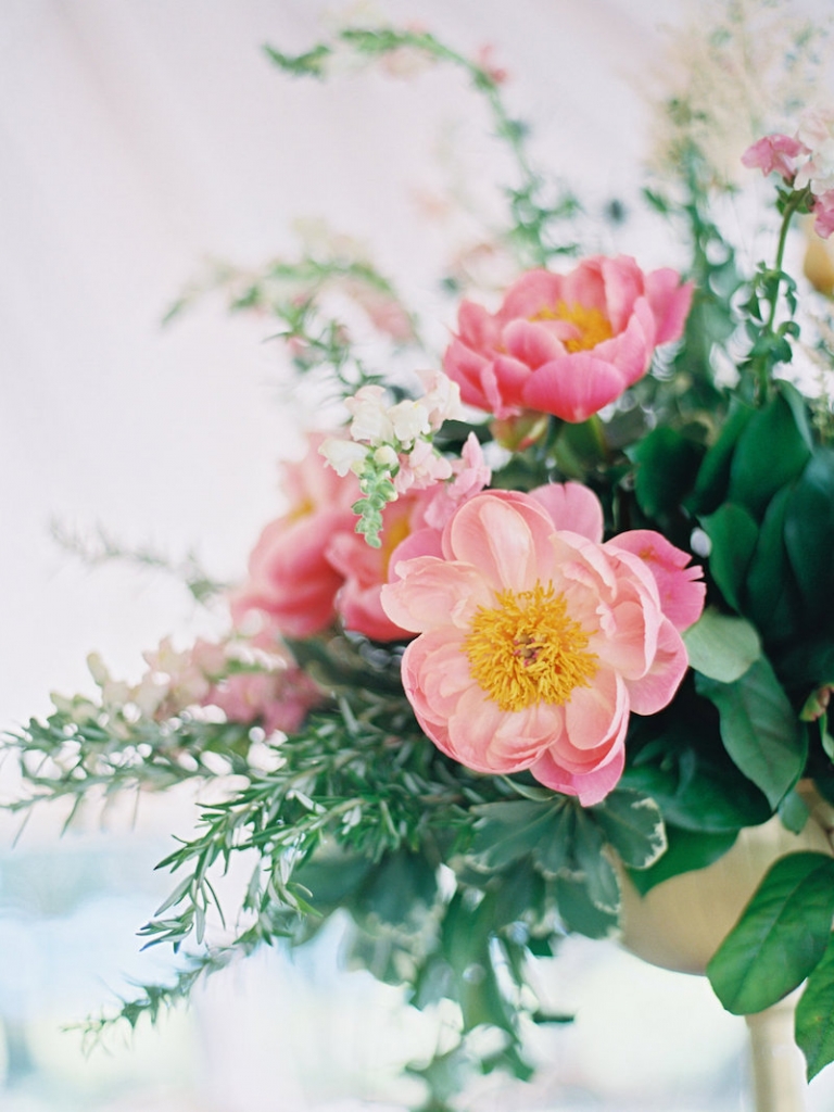 Wedding and floral design by A Charleston Bride. Image by Ryan Ray Photography.