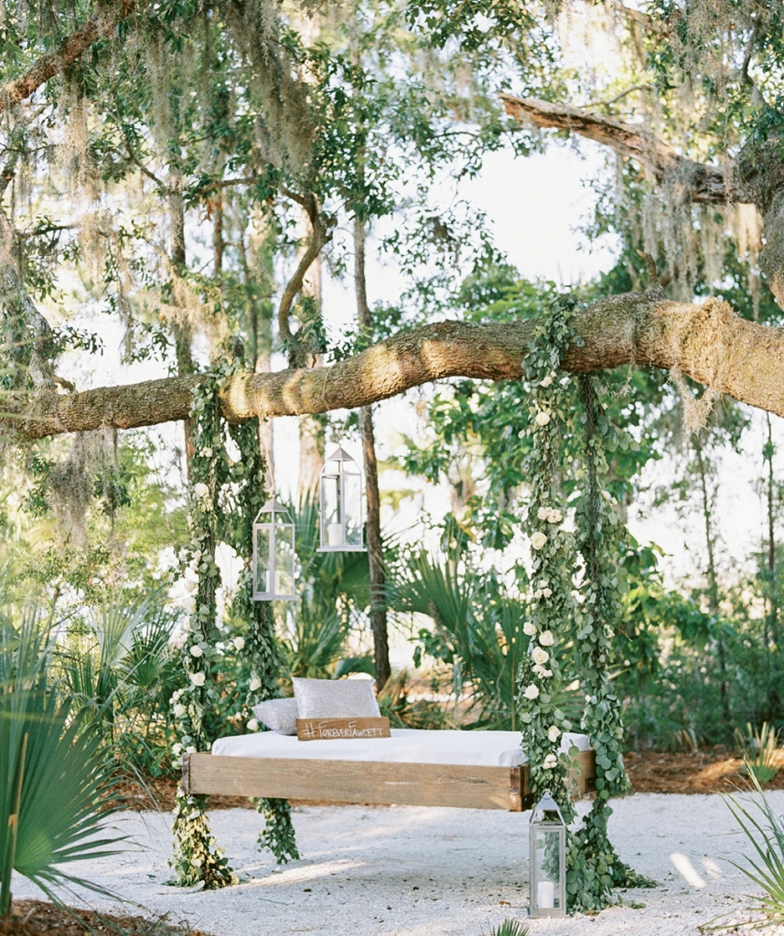 “Special touches like this swing gave the entire venue a magical ambiance,” says Maddy. “When it came to life, my mother-in-law’s vision was more amazing than I could have ever imagined.&quot;