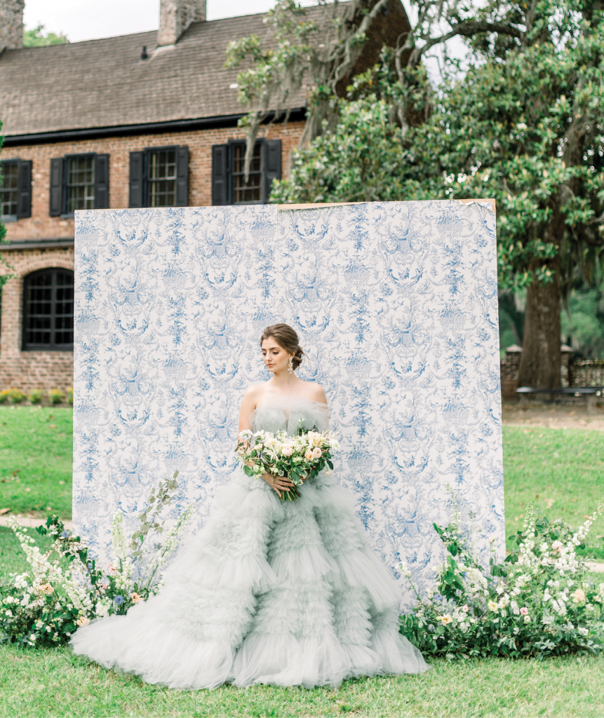   ree cheers for chinoiserie:   e classic design motif ties together a romantic styled shoot at Middleton Place.