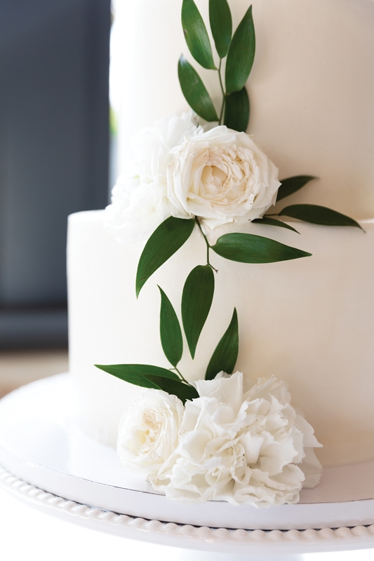 An elegant tiered affair with simple florals from Polka Dot Pastries.