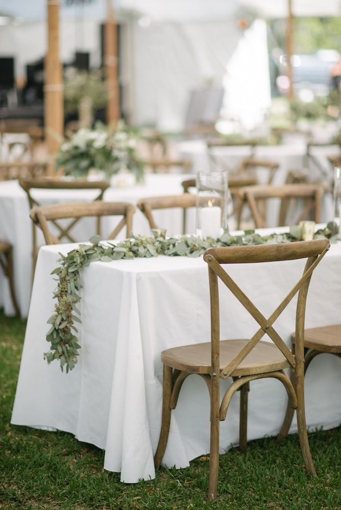 Wedding design by Katherine Weaver. Day-of coordination by RLE Charleston. Rentals from Snyder Events. Florals by Sara York Grimshaw Designs. Linens by La Tavola. Photograph by Sean Money + Elizabeth Fay.