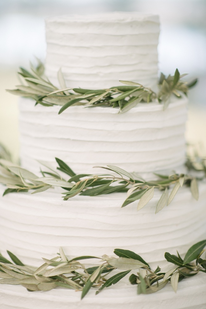 Cake by groom&#039;s grandmother. Photograph by Sean Money + Elizabeth Fay at Runnymede Plantation.