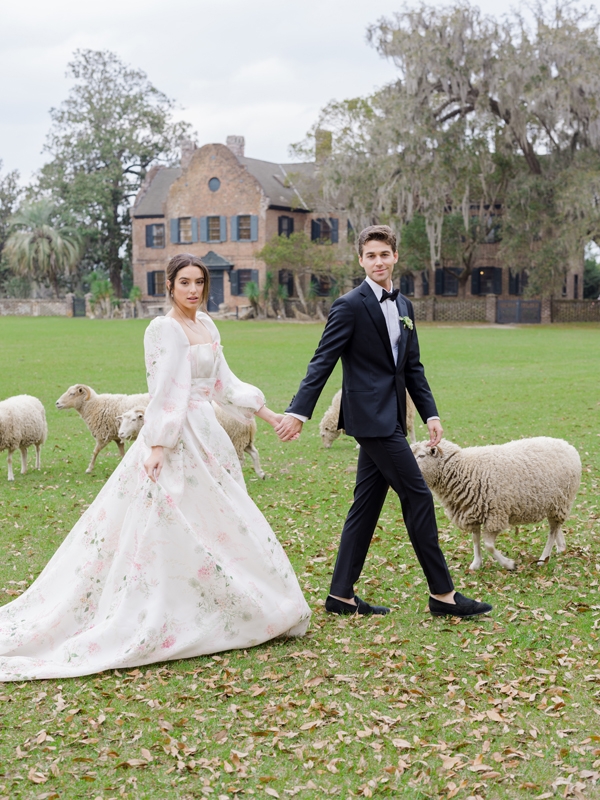 The ancient live oaks and resident sheep of Middleton Place made for a fairytale backdrop for this styled shoot capturing old-world romance.