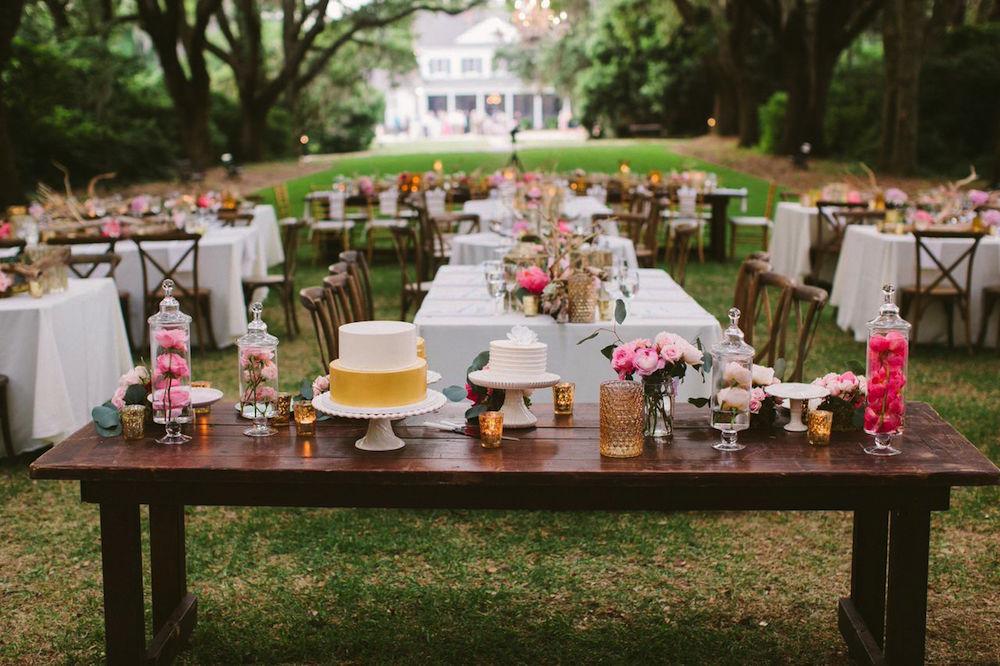 Wedding design by Paper and Pine Co. Day-of coordination by Cafe Catering. Cakes by DeClare Cakes. Photograph by Juliet Elizabeth at the Legare Waring House.