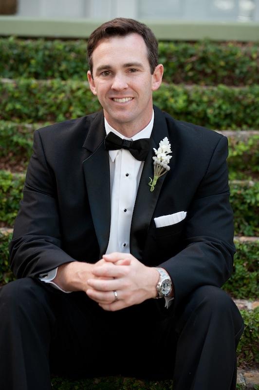 Groom’s attire by Jos. A. Bank. Boutonniere by HB Stems. Image by Kelli Boyd Photography.