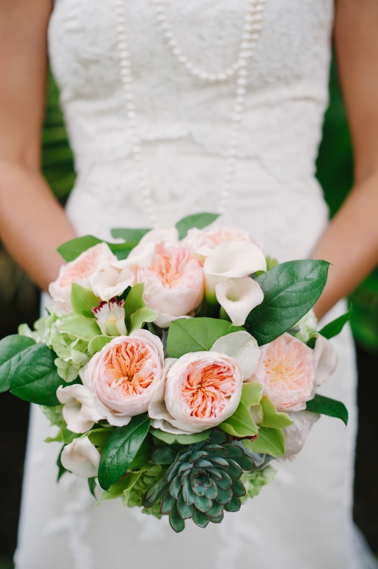 Bouquet by First Bloom of Charleston. Image by Britt Croft Photography.